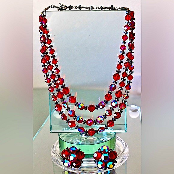 VENDOME SET VINTAGE 3 STRAND RED AURORA BOREALIS NECKLACE & CLIP EARRING - Picture 9 of 10